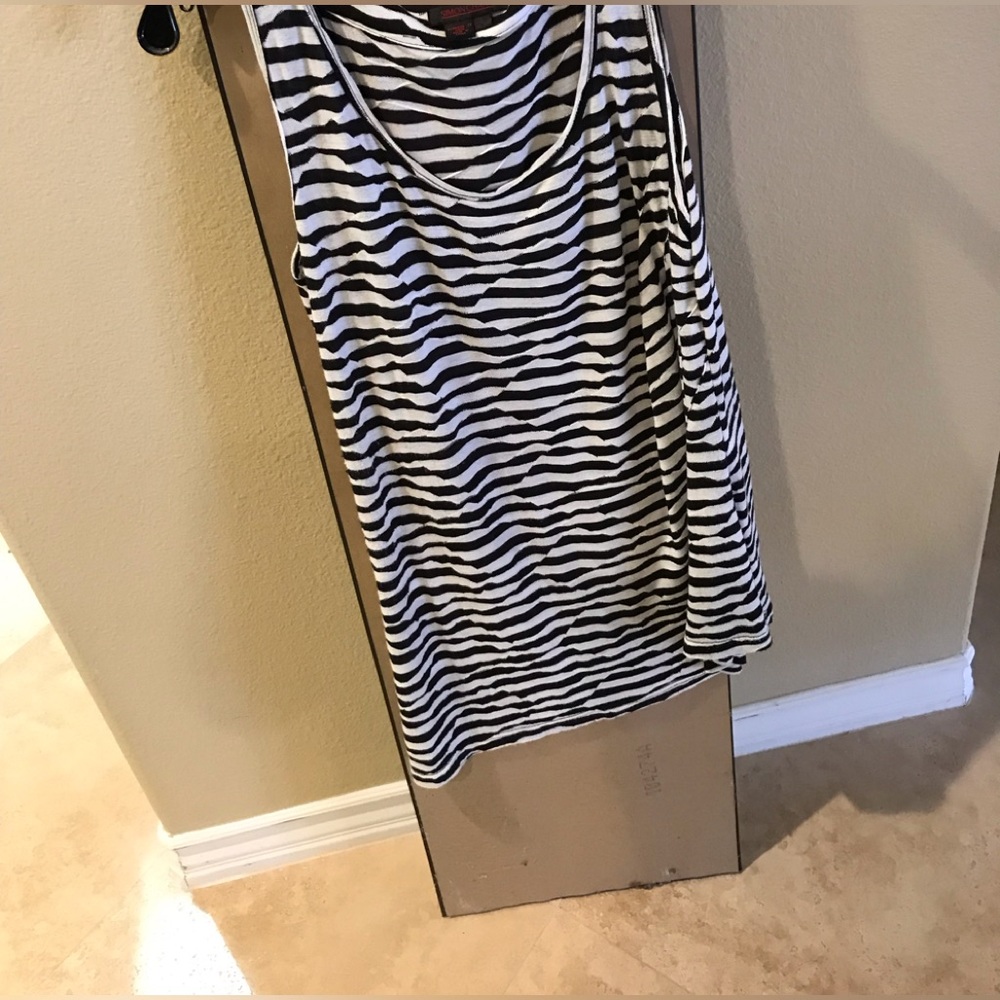 Simon Chang sleeveless tunic top